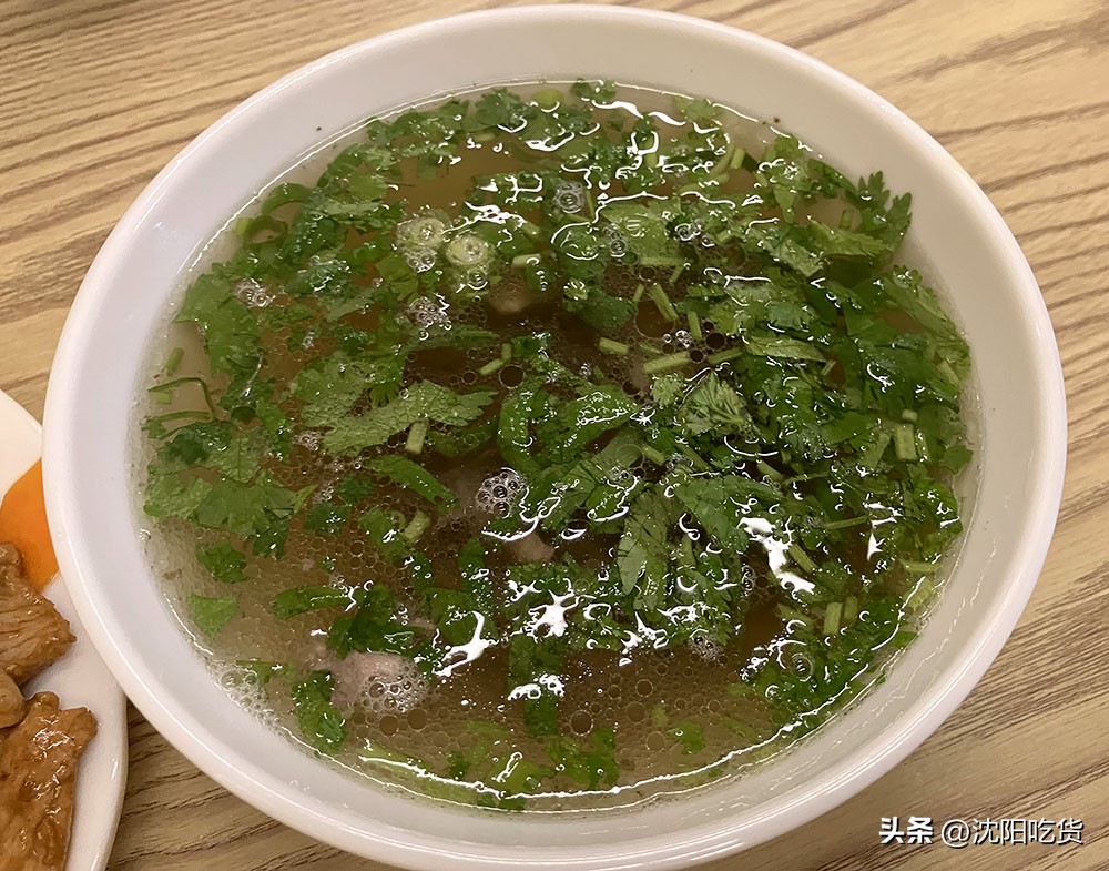 现在的饭店菜量很少价格很贵,现在的餐馆