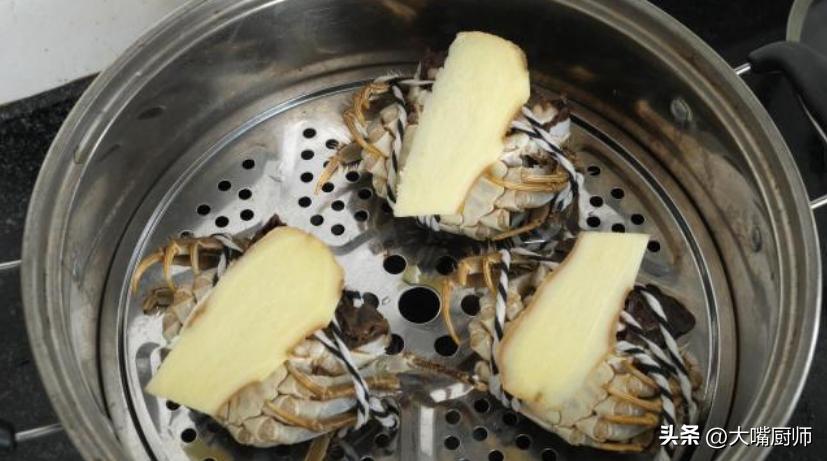 蒸螃蟹用冷水还是热水蒸,蒸螃蟹用开水蒸还是用凉水蒸