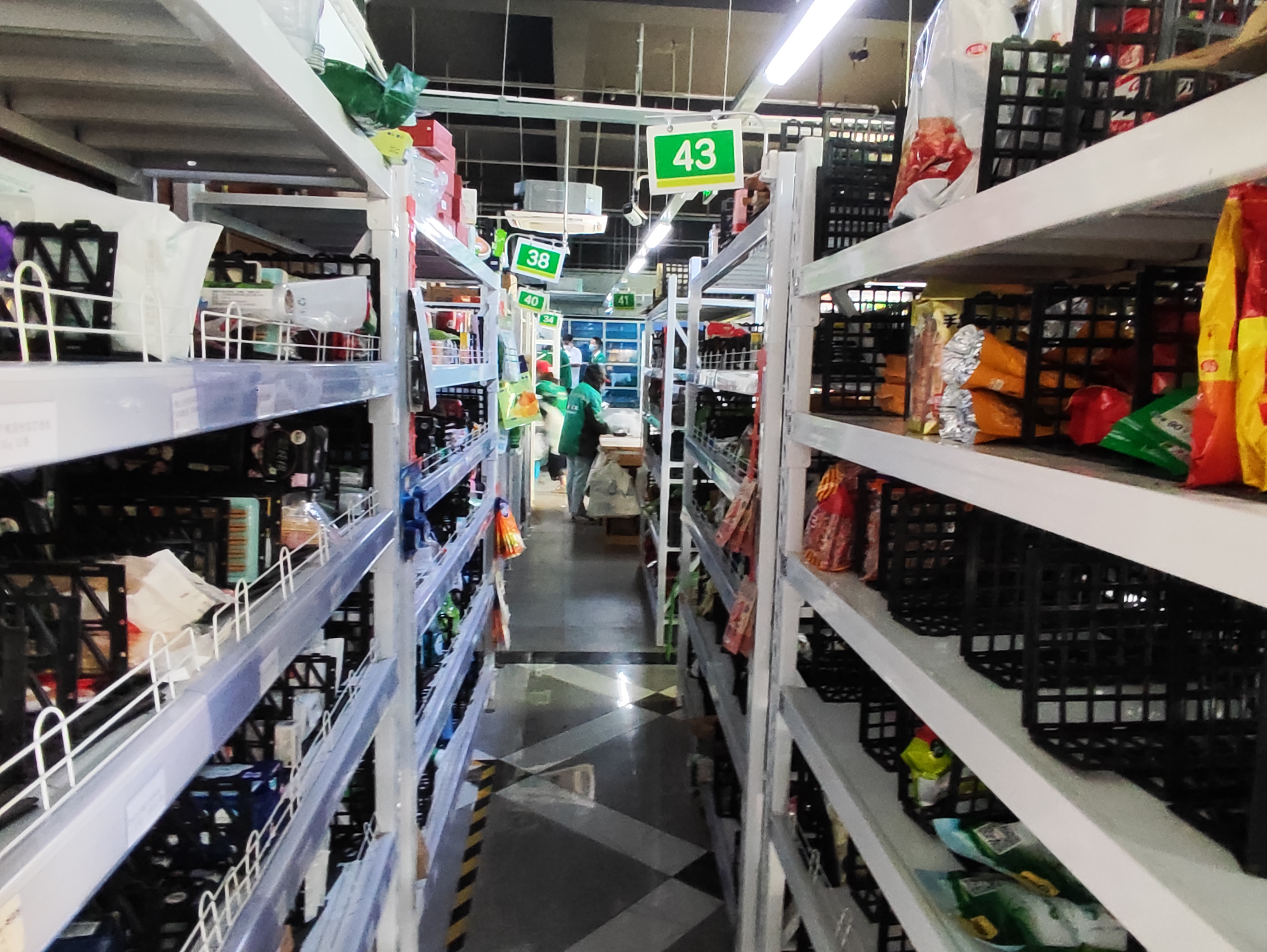 战疫一线外卖骑手,防疫一线送餐员