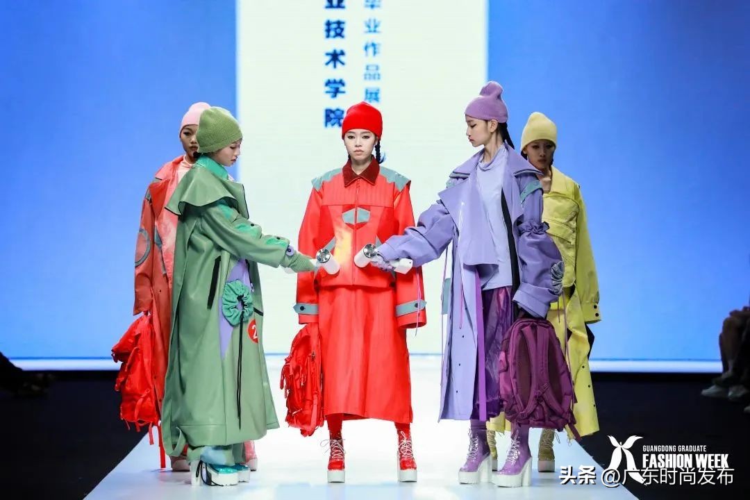 以设计致敬中国速度，广东职业技术学院服装设计毕业作品展演——2023中国（广东）大学生时装周
