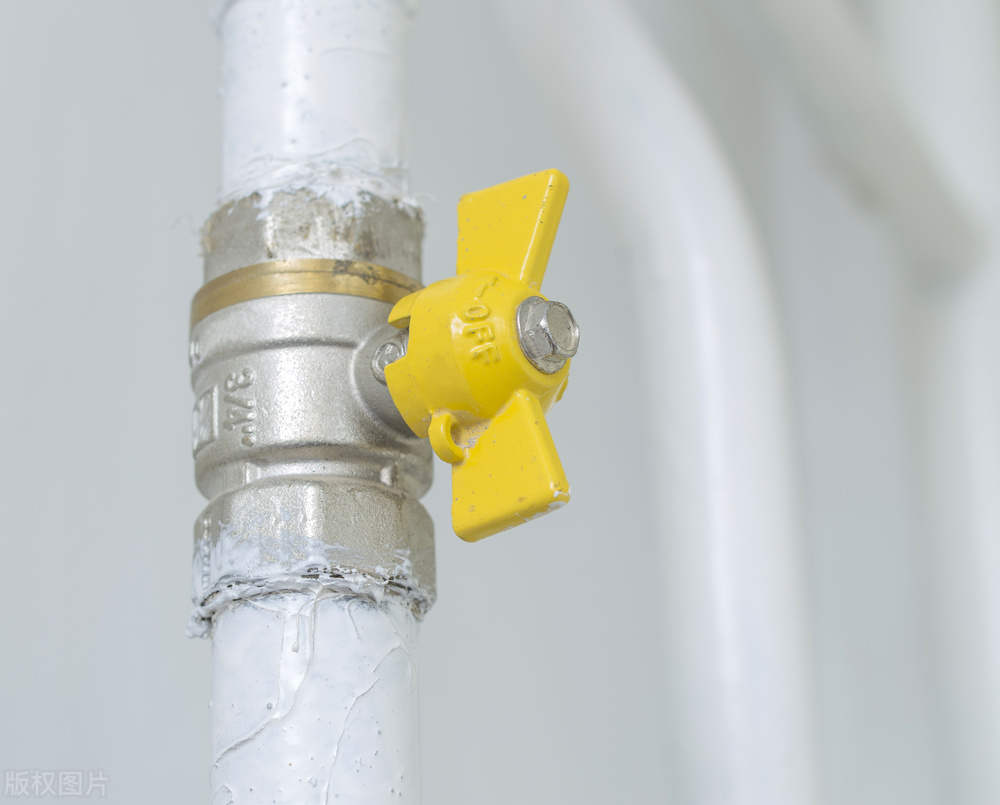 燃气热水器防冻排不出水是怎么了,燃气热水器为什么冻了不包修