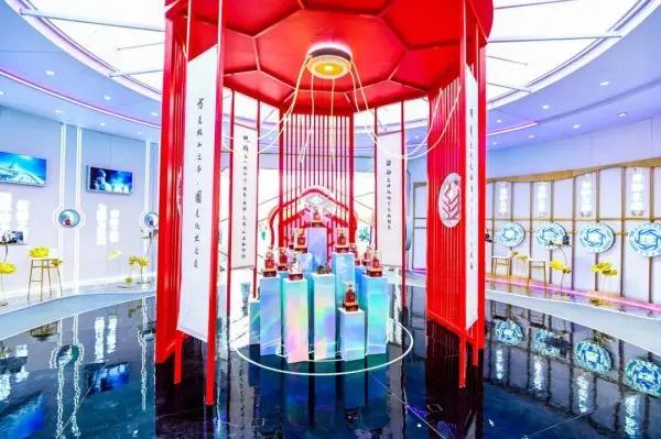 从博物馆到快闪店，以“情”出圈的白酒造节模式火了