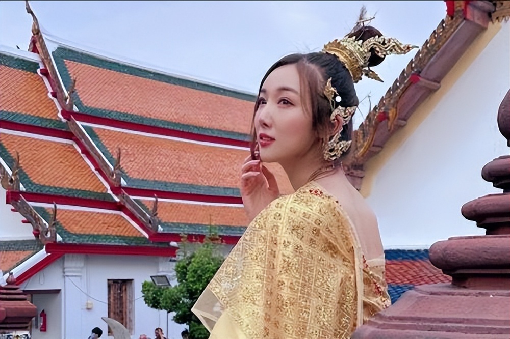 成龙女徒弟被困卫生间,成龙的女徒弟完整视频