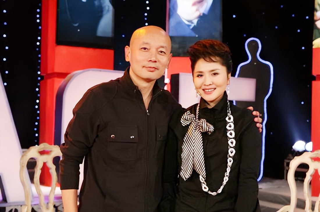 尤小刚与田歌离婚30年:他三婚娶小妻子64岁做父亲,她至今单身