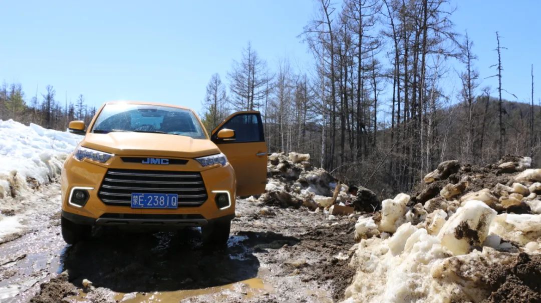 额尔古纳奇人之高擎青春火炬的柴瑞峰