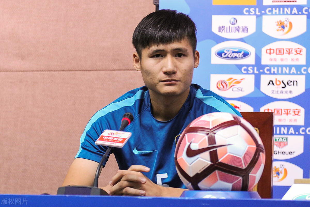 江苏苏宁球员,江苏苏宁这支球队还在踢吗