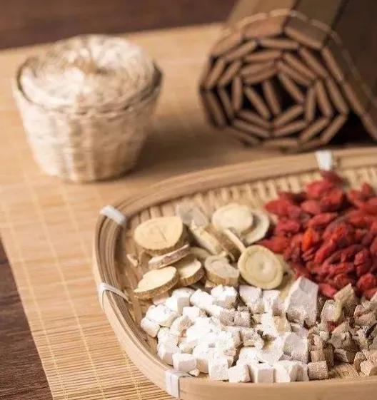 肾精亏虚，百病丛生！分享补肾添精方，助你如常