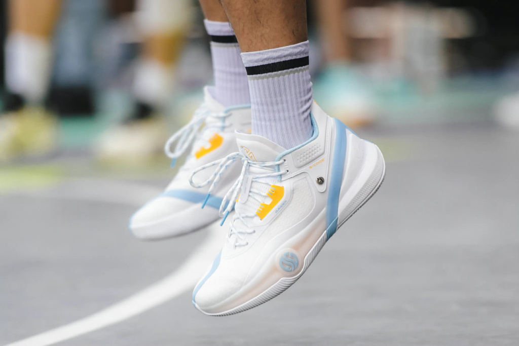 安踏z-up篮球鞋发售,安踏ua3篮球鞋