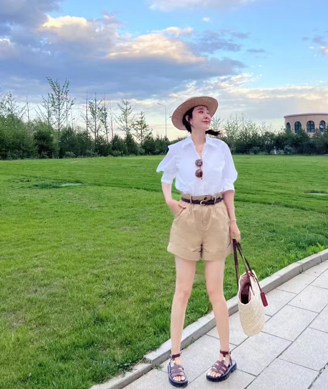 短裤配什么上衣好看男孩夏天,短裤配什么上衣好看冬季