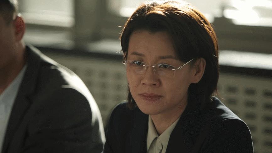 赵丽颖雷佳音白玉兰霸气片段,赵丽颖插兜名场面