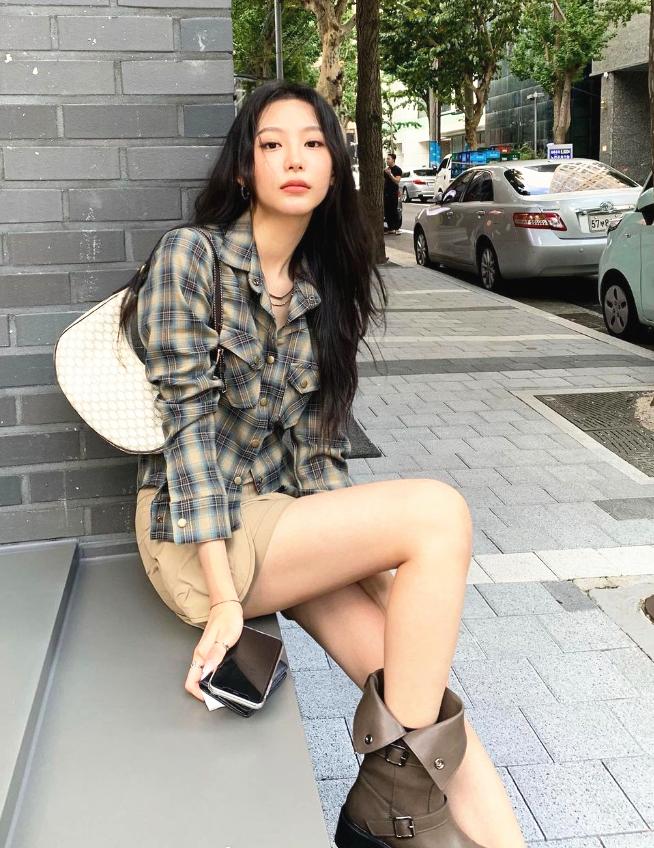 韩国穿搭博主轻熟穿搭 (韩国博主超实用基础款穿搭示范)