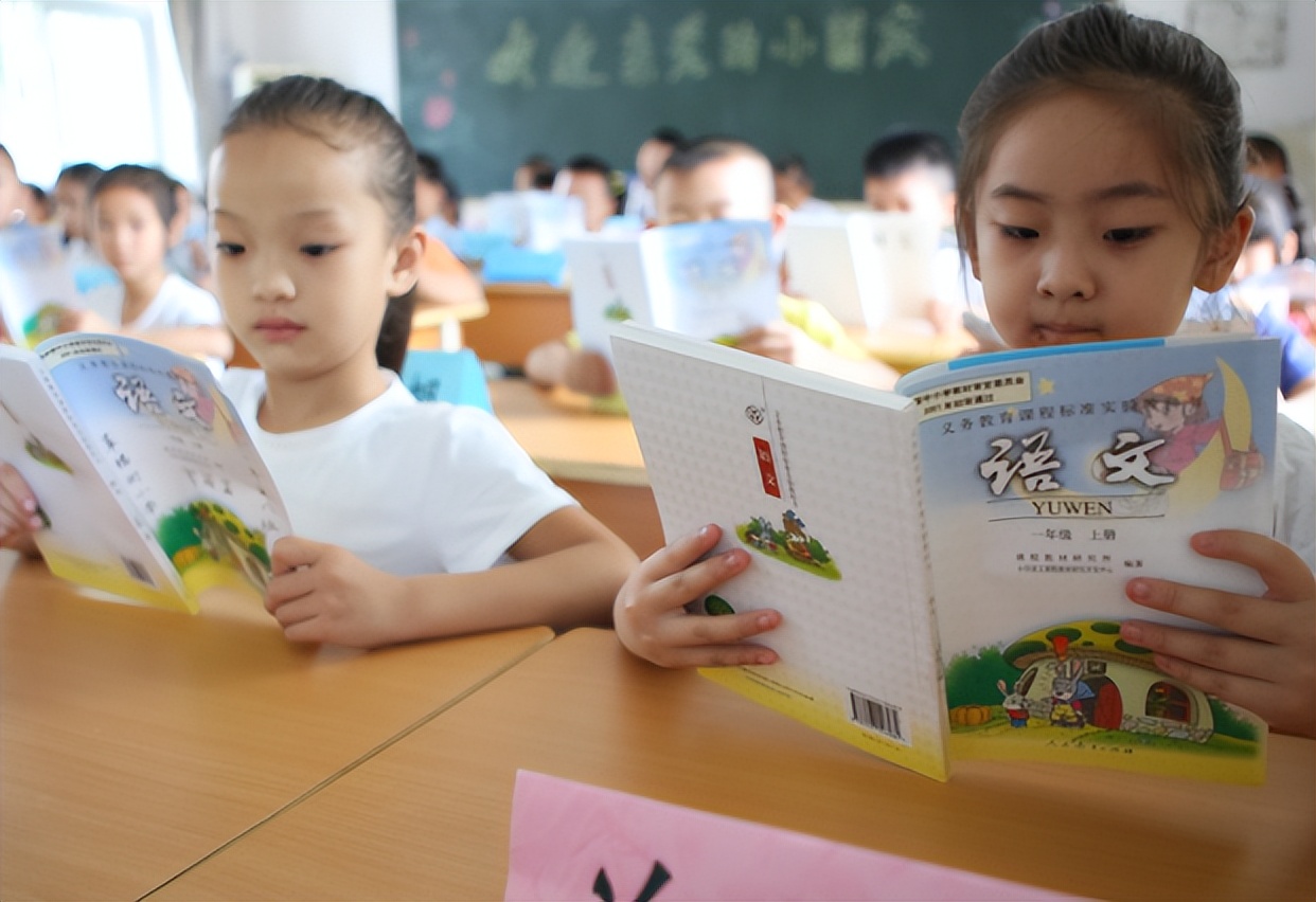 小学生作文我的妈妈范文,作文我的妈妈描写妈妈容貌和神态