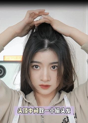 冬天披发好看又显脸小的发型,冬季干净利落减龄的发型