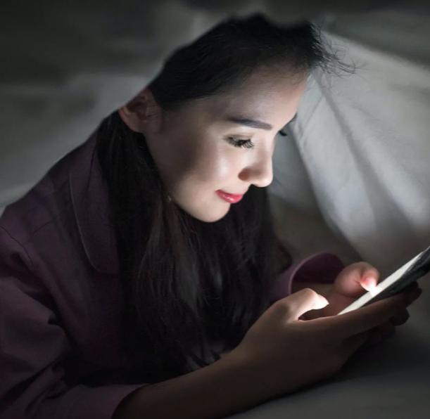 常失眠和缺乏维生素有关系？这2种维生素带着吃，有助于改善睡眠