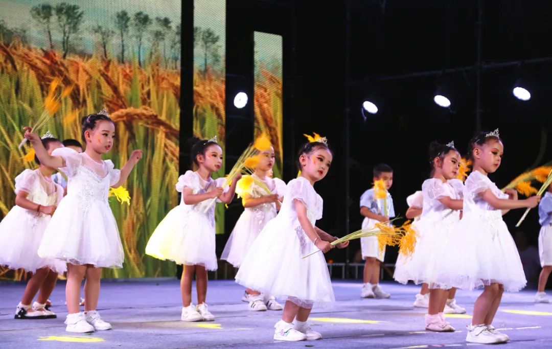 绛戞ⅵ鍚戞湭鏉ヤ富棰樺辜鍎垮洯鍏竴,绛戞ⅵ鍚戞湭鏉ュ辜鍎垮洯澶х彮鍏竴鑺傜洰