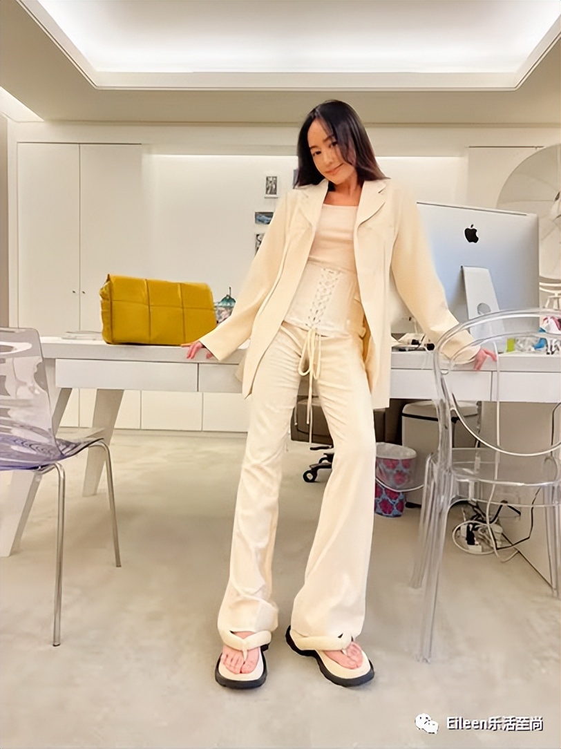 39岁嫁入豪门8亿元豪宅,300亿身家3亿豪宅