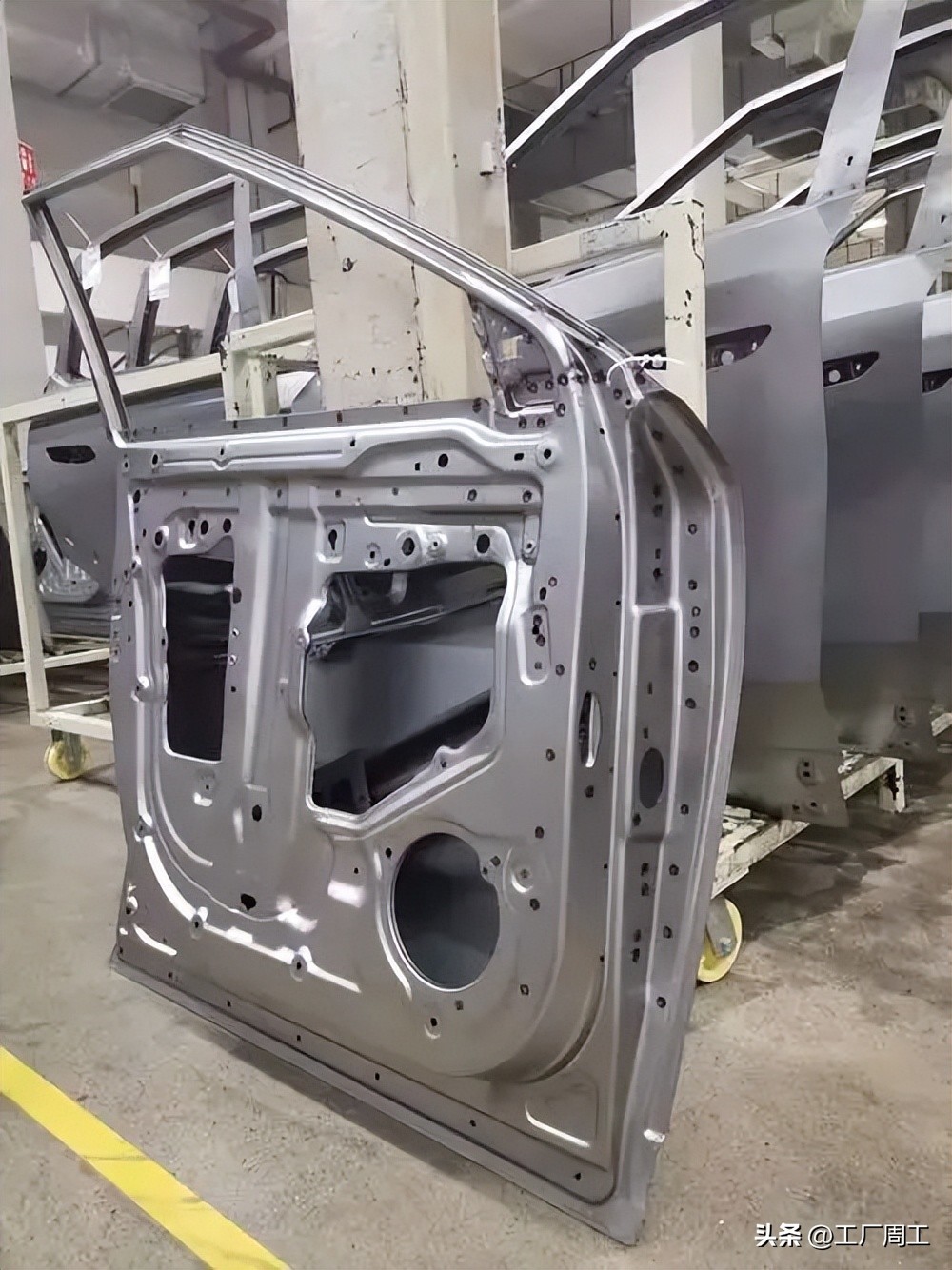 钣金工前景怎么样,钣金工月薪上万