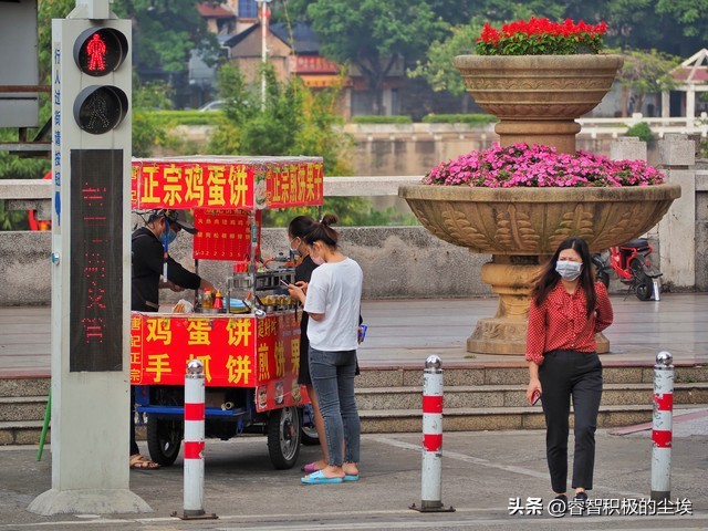 不要买路边摊的东西,不要在路边买东西