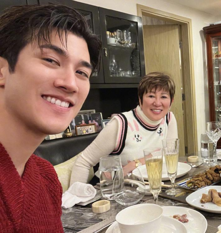 李治廷疑曝恋情,李治廷婚戒