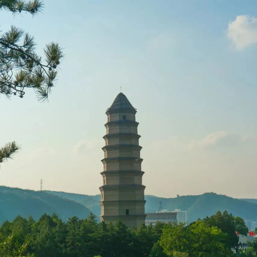 延安宝塔山简介,延安地标宝塔山