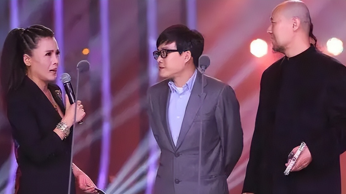 8位晚年移居国外的老牌明星,年轻出国享受晚年回国养老的明星