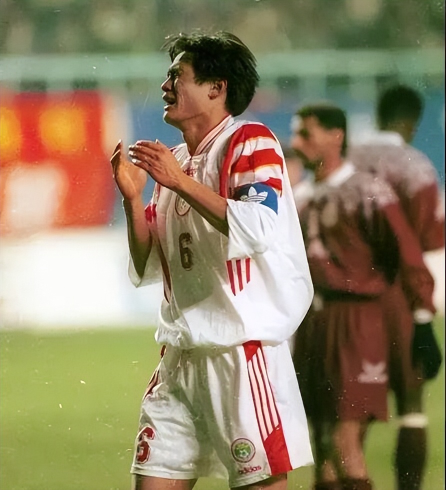 苏醒与球迷,球迷冲入球场与梅西拥抱现场