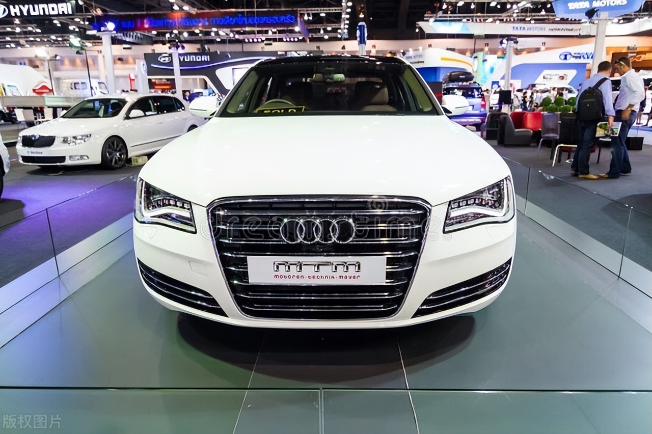 奥迪a4l舒适模式和自动模式区别,新款奥迪a4l时尚动感跟致雅区别