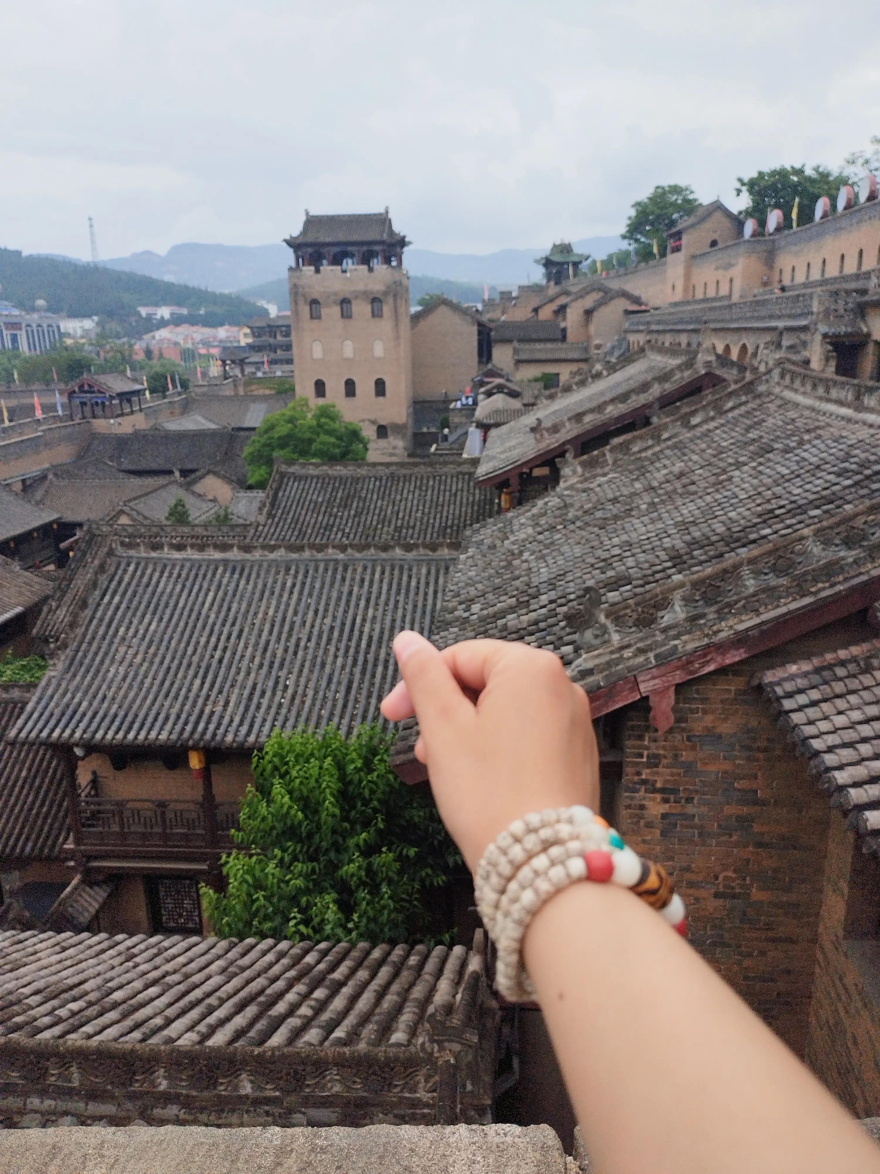 晒晒我的翡翠手串,晒晒我的天珠手串