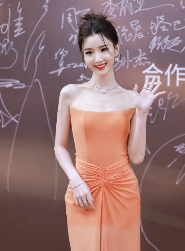 关晓彤于文文同框,于文文和关晓彤同框