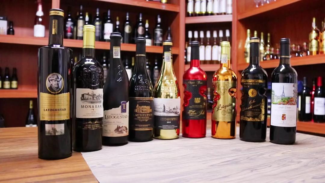 酒瓶身没有标签是真酒还是假酒,酒没标固态标识是纯粮的吗