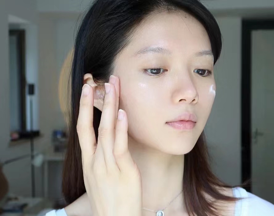 自然堂冰川水乳和pmpm哪个更好用,保湿水乳推荐排行榜第一名自然堂