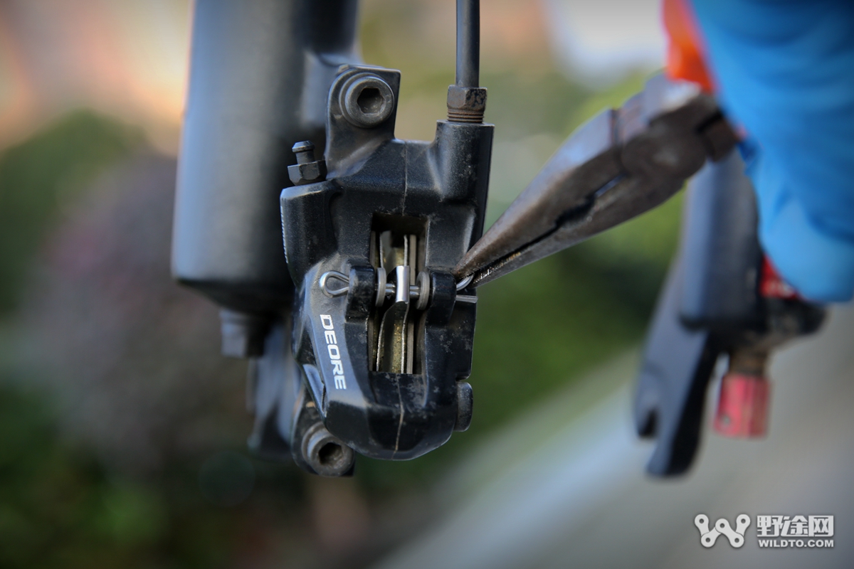 捷安特山地车刹车片更换,山地车前后刹车片更换