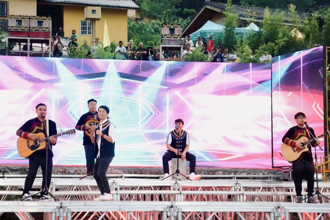 峨边黑竹沟篝火晚会,火把节彝族打歌展演