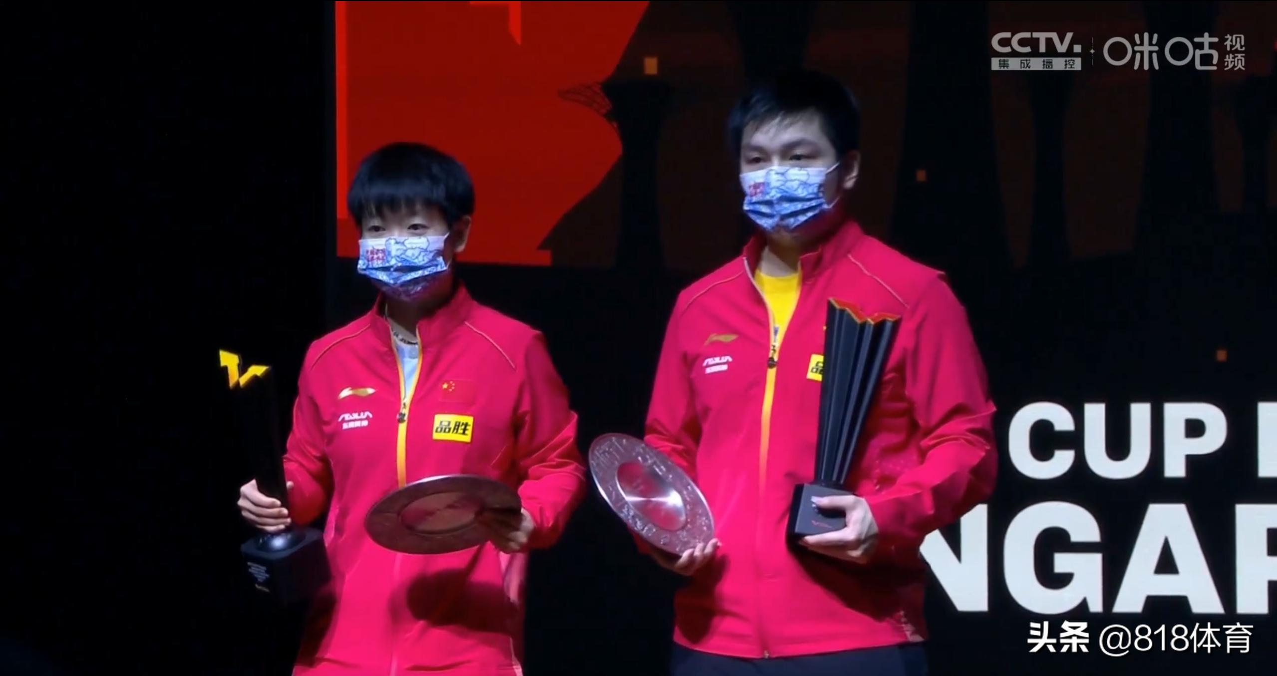 王楚钦樊振东憨憨视频,樊振东孙颖莎颁奖礼合照