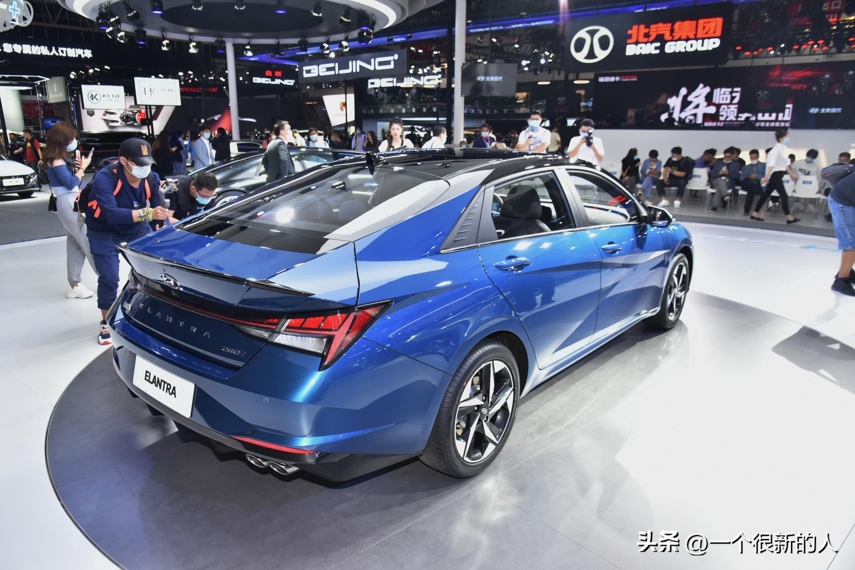 第7代伊兰特最新款有几种配置,12万左右买什么车第七代伊兰特