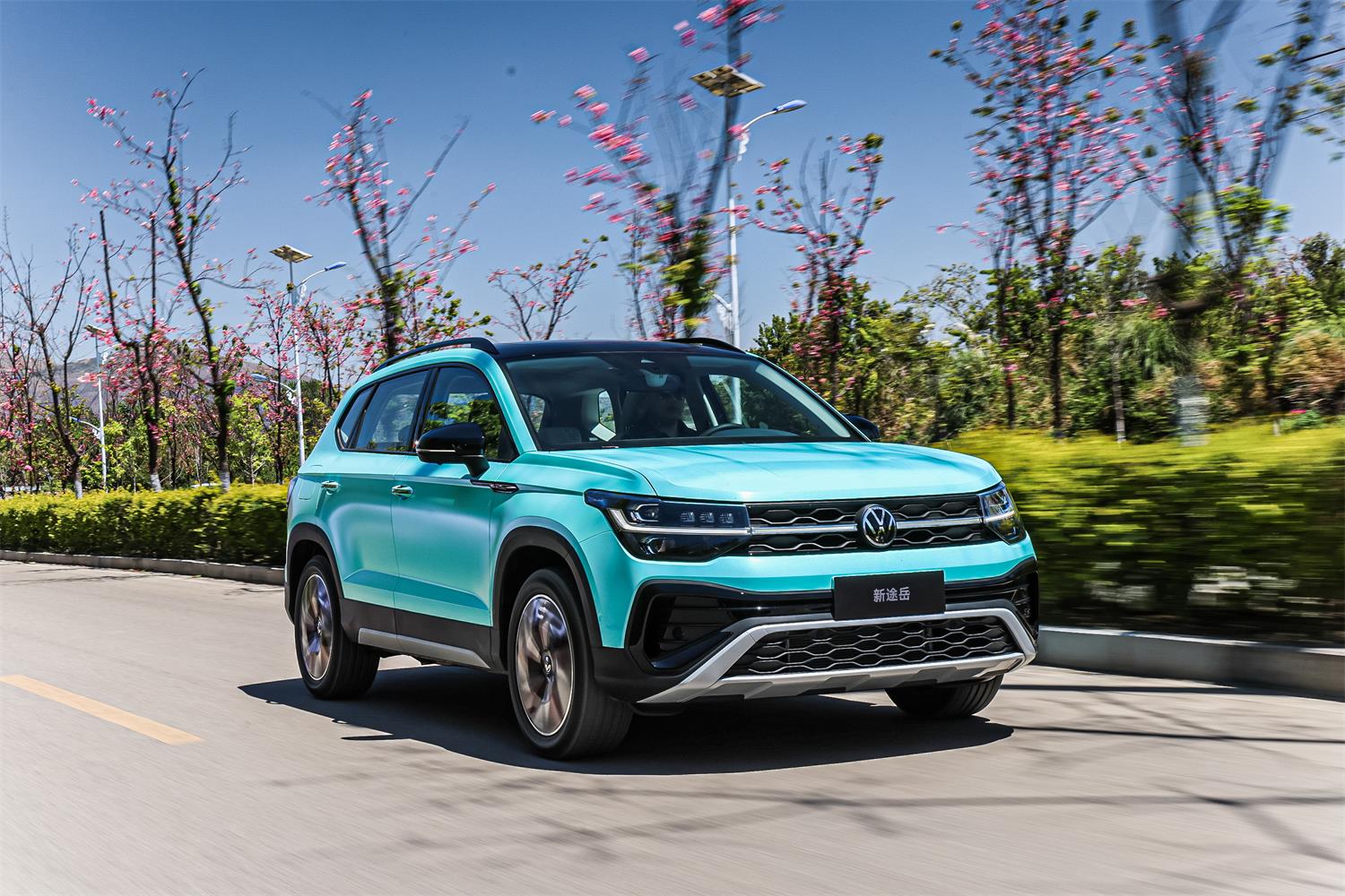 途岳300tsi两驱新月版试驾,上汽大众途岳两驱豪华版试驾