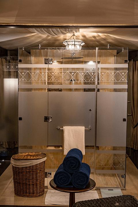 阿联酋丽思卡尔顿,阿联酋野奢帐篷