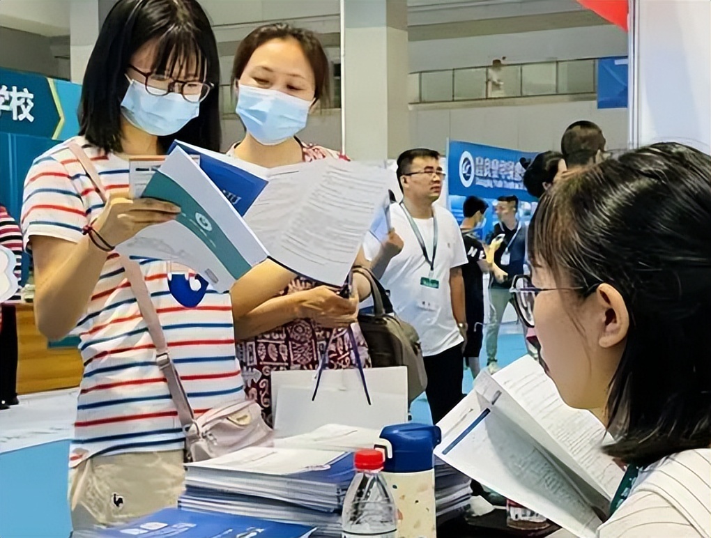 唐山学院2021年录取分数线,2022唐山学院录取人数