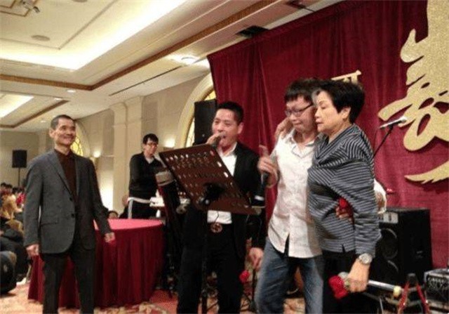 澳门街市伟,澳门街市伟年轻照片