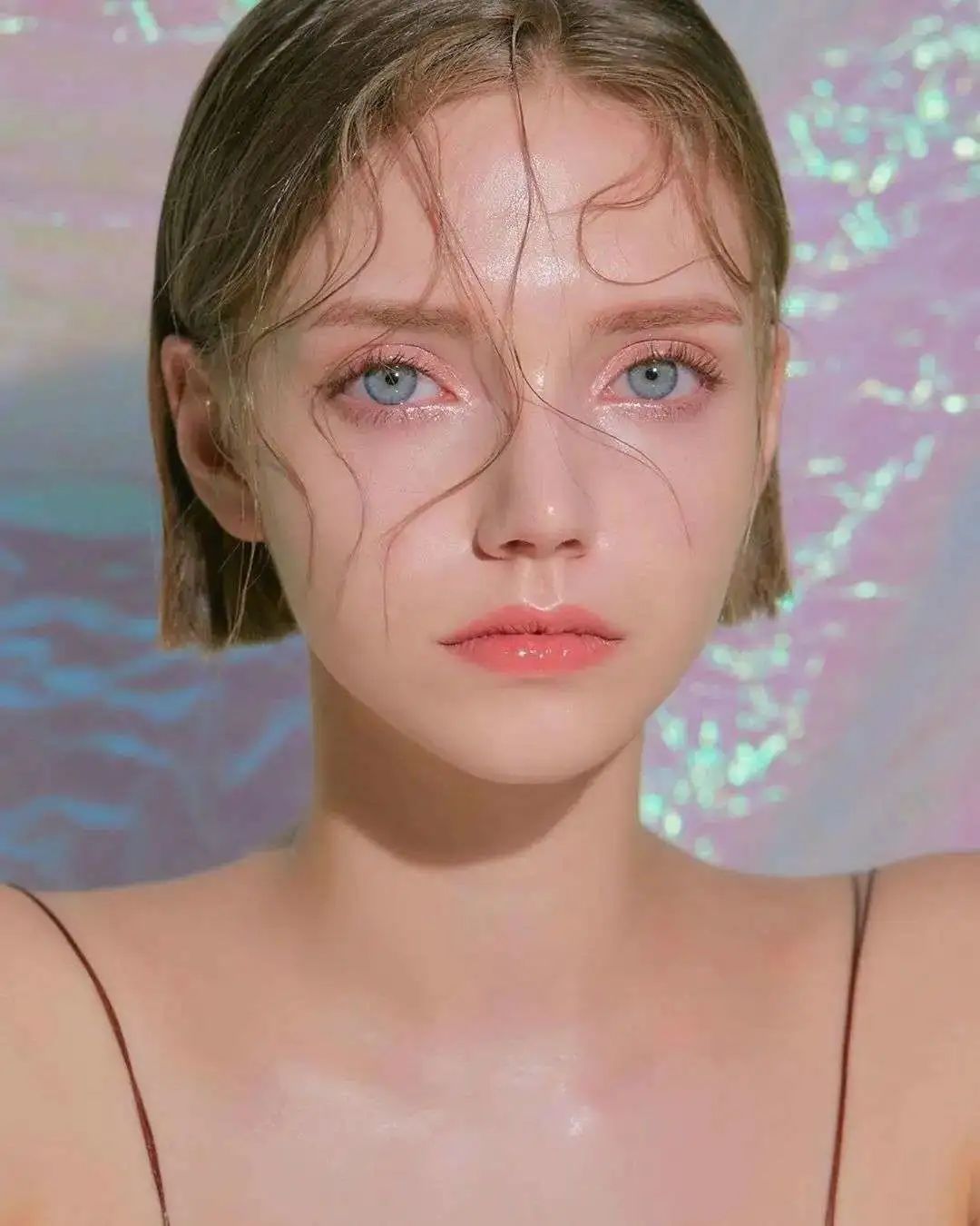 21岁德国模特凭“精灵美貌”爆红！却离奇失踪…背后牵出黑暗内幕