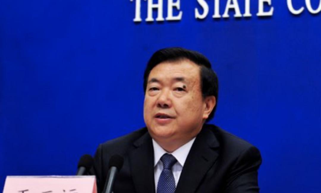 落马领导的特殊癖好：一边喝茅台，一边看俄罗斯小姐表演水上芭蕾