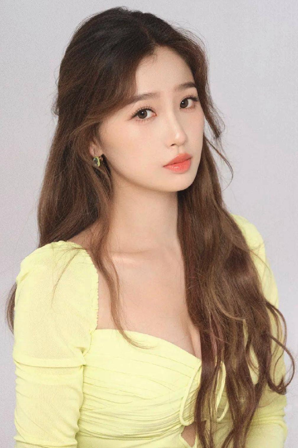 夏日穿搭色彩搭配,2021夏日高级感配色