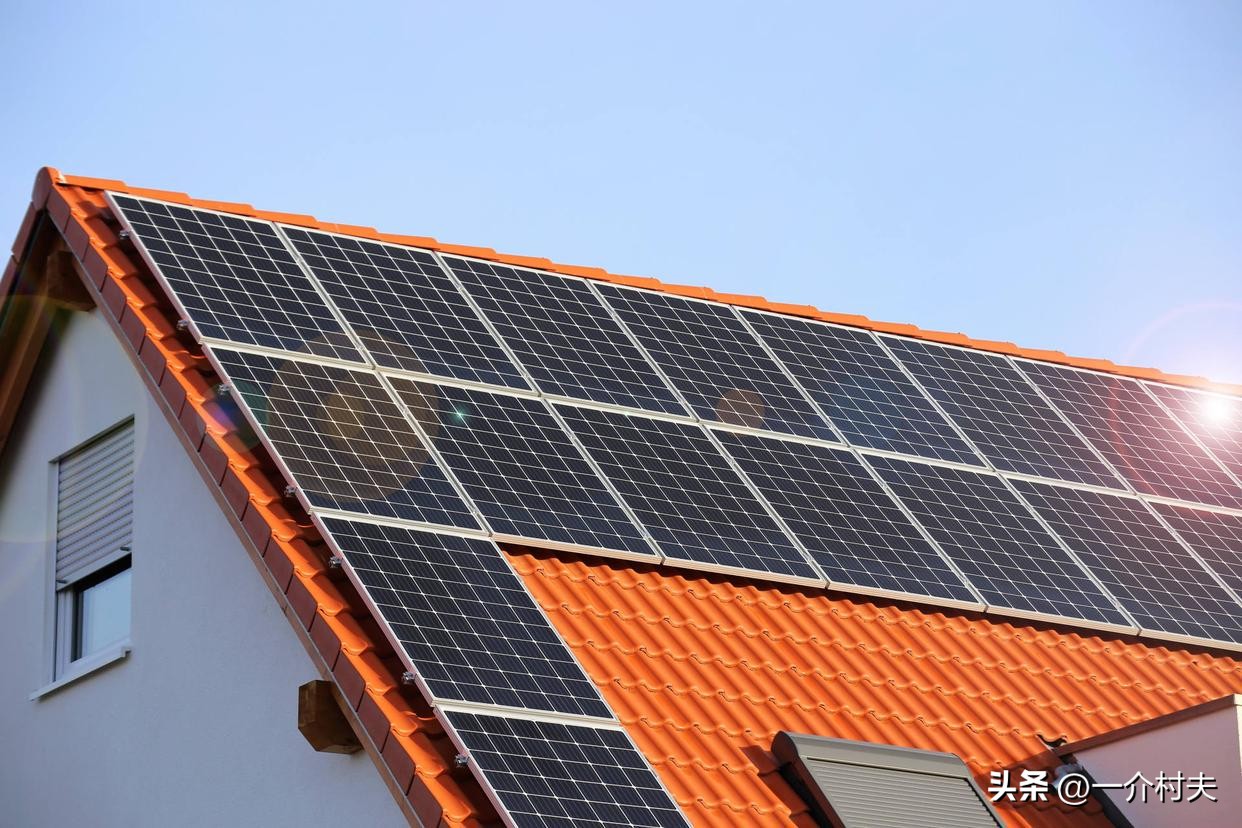 农村免费屋顶装光伏是怎么运作的,农村出租屋顶装光伏多套路