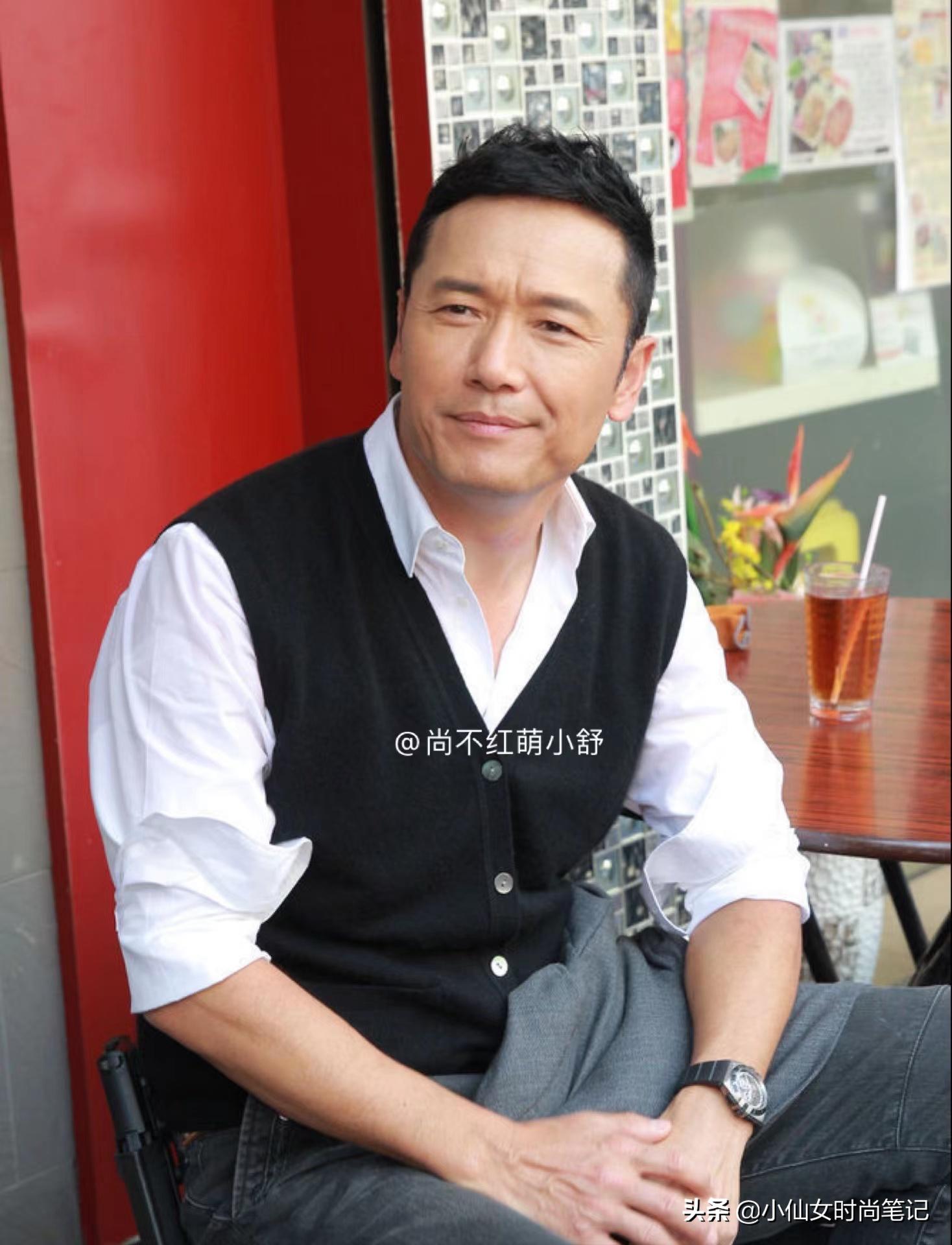 苗侨伟年轻帅气图片,越看越帅气的男人苗侨伟