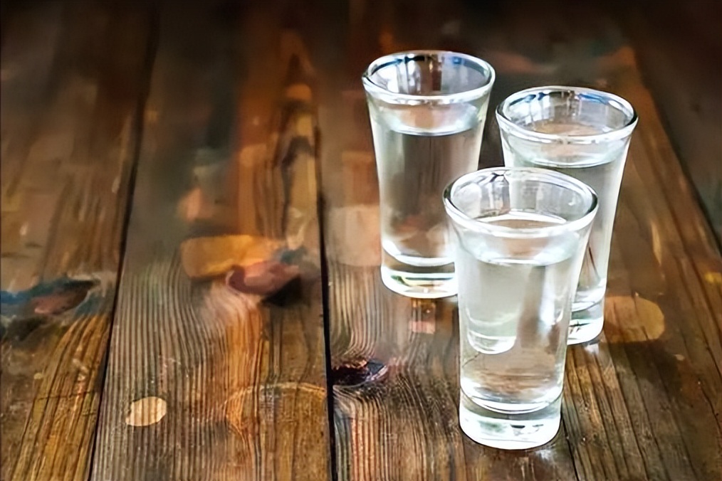 八大名酒推荐好喝不上头,好一点的纯粮食酿名酒