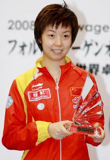 国乒女队王楠,王楠张怡宁女乒团体比赛视频