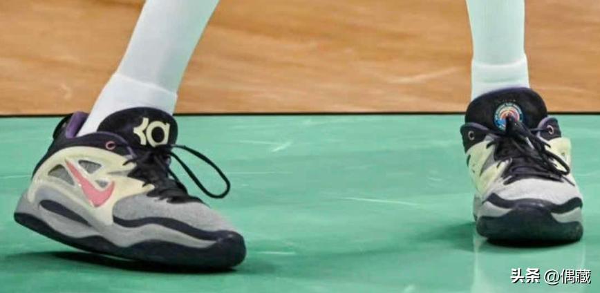 c罗海报最新,thedugout限量签名海报