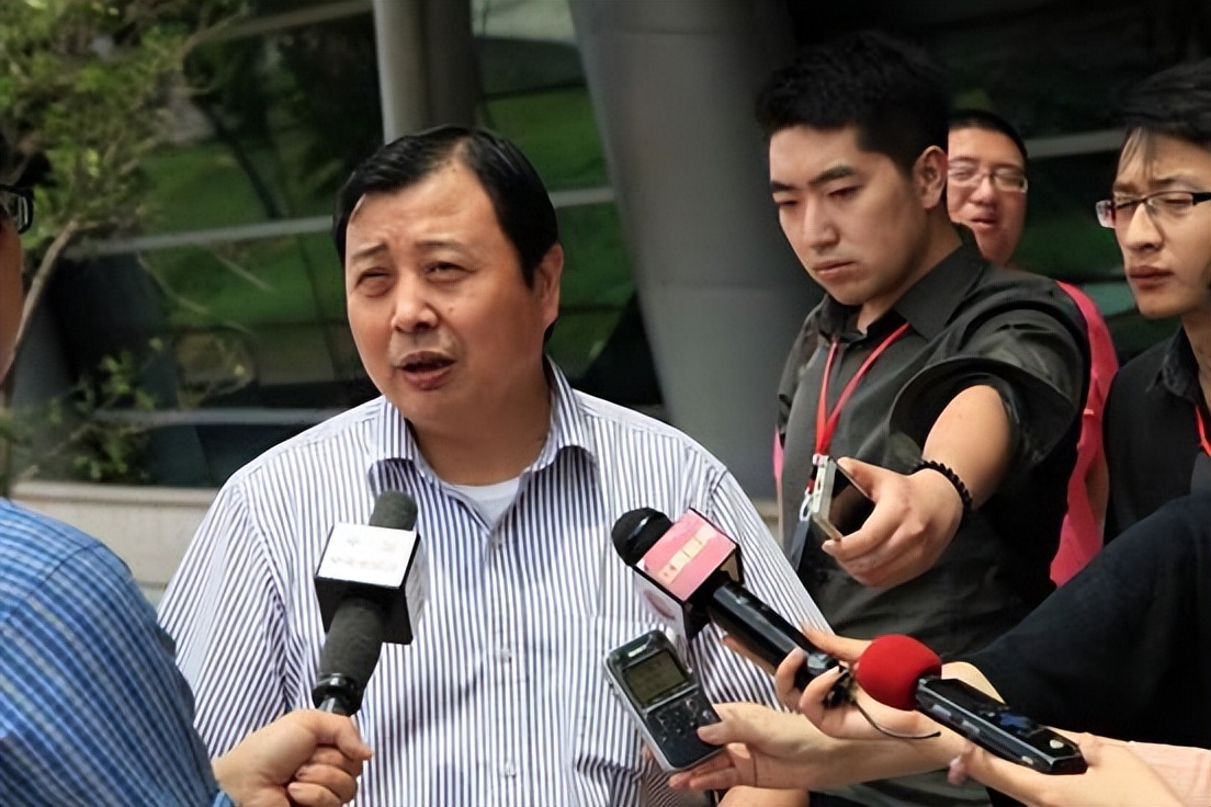 90年代人均桑塔纳，如今负债打工，“天下第一村”的经历令人唏嘘