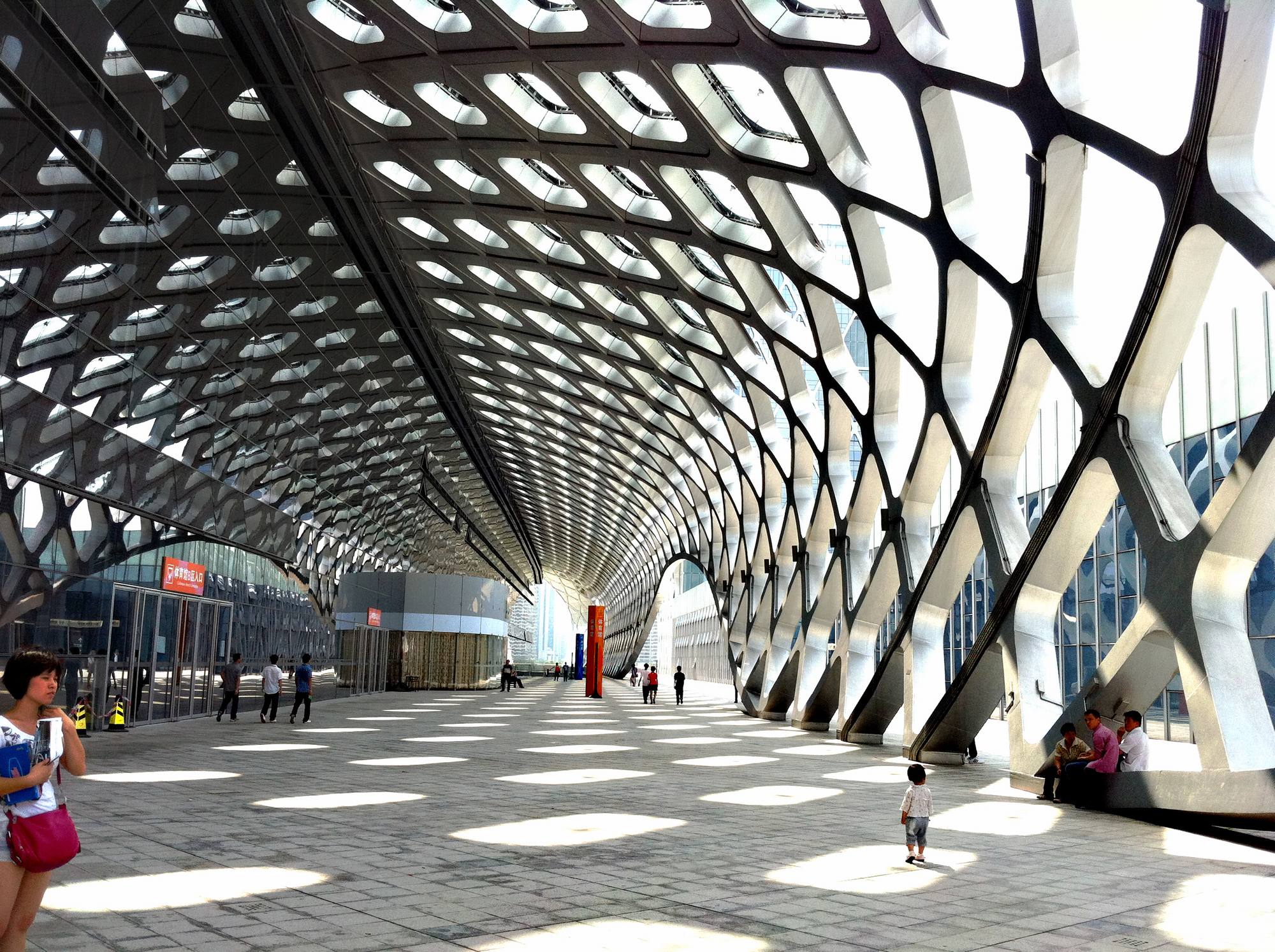 现代风综合体育馆设计案例赏析,体育中心设计效果图