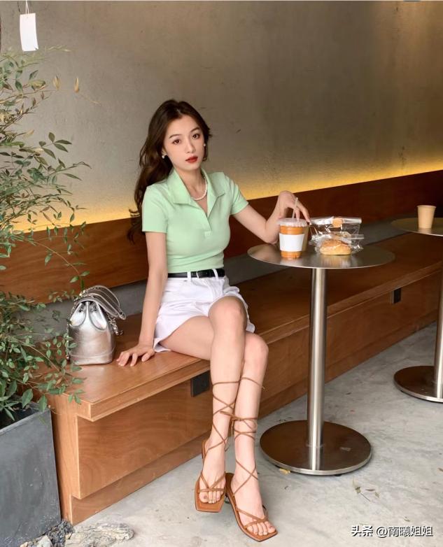 洋气时髦短裙短裤,穿短裙怎样穿显腿又长又细